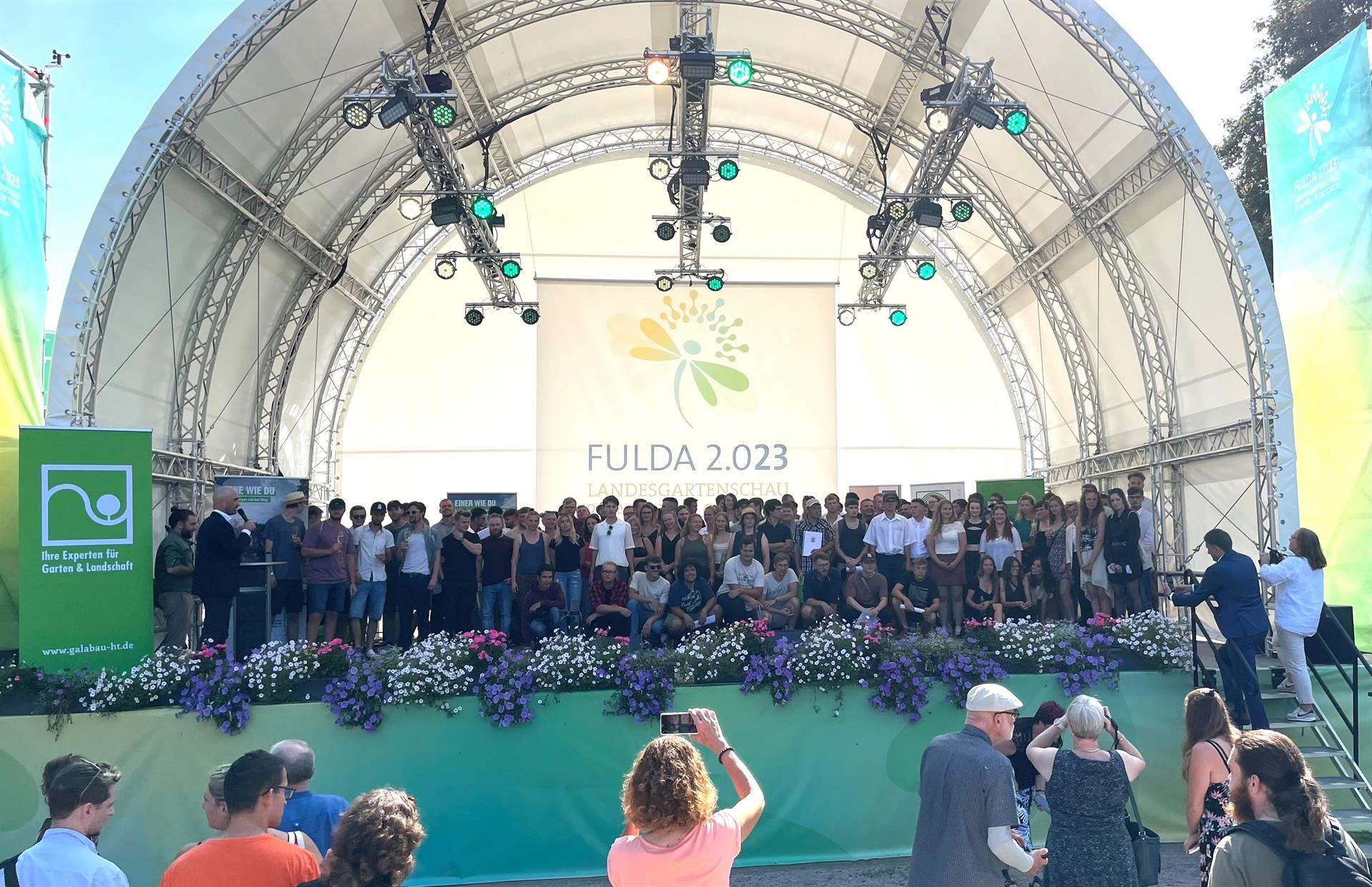 Feierliche Zeugnisübergabe für aufstrebende Fachkräfte im GaLaBau auf der LSG Fulda