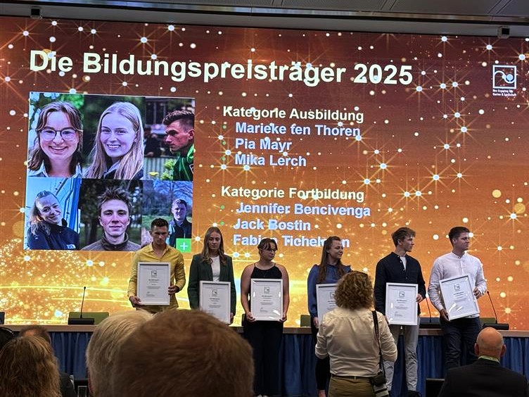 Starke Präsenz in Berlin: Fachverband Garten-, Landschafts- und Sportplatzbau Hessen-Thüringen gestaltet Zukunft der Branche aktiv mit